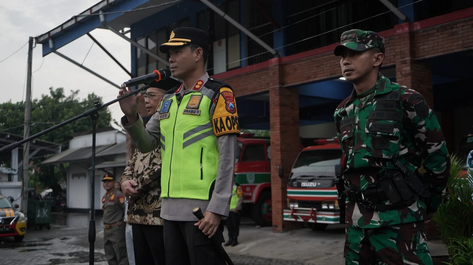 Kapolres Probolinggo Kota Pimpin Apel Pengamanan Malam Takbir Jelang Hari Raya Idul Fitri