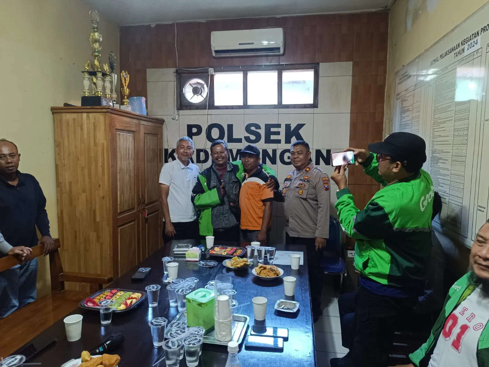 Mediasi Ojek Online dan Sopir Angkutan Bromo di Kademangan Berlangsung Kondusif