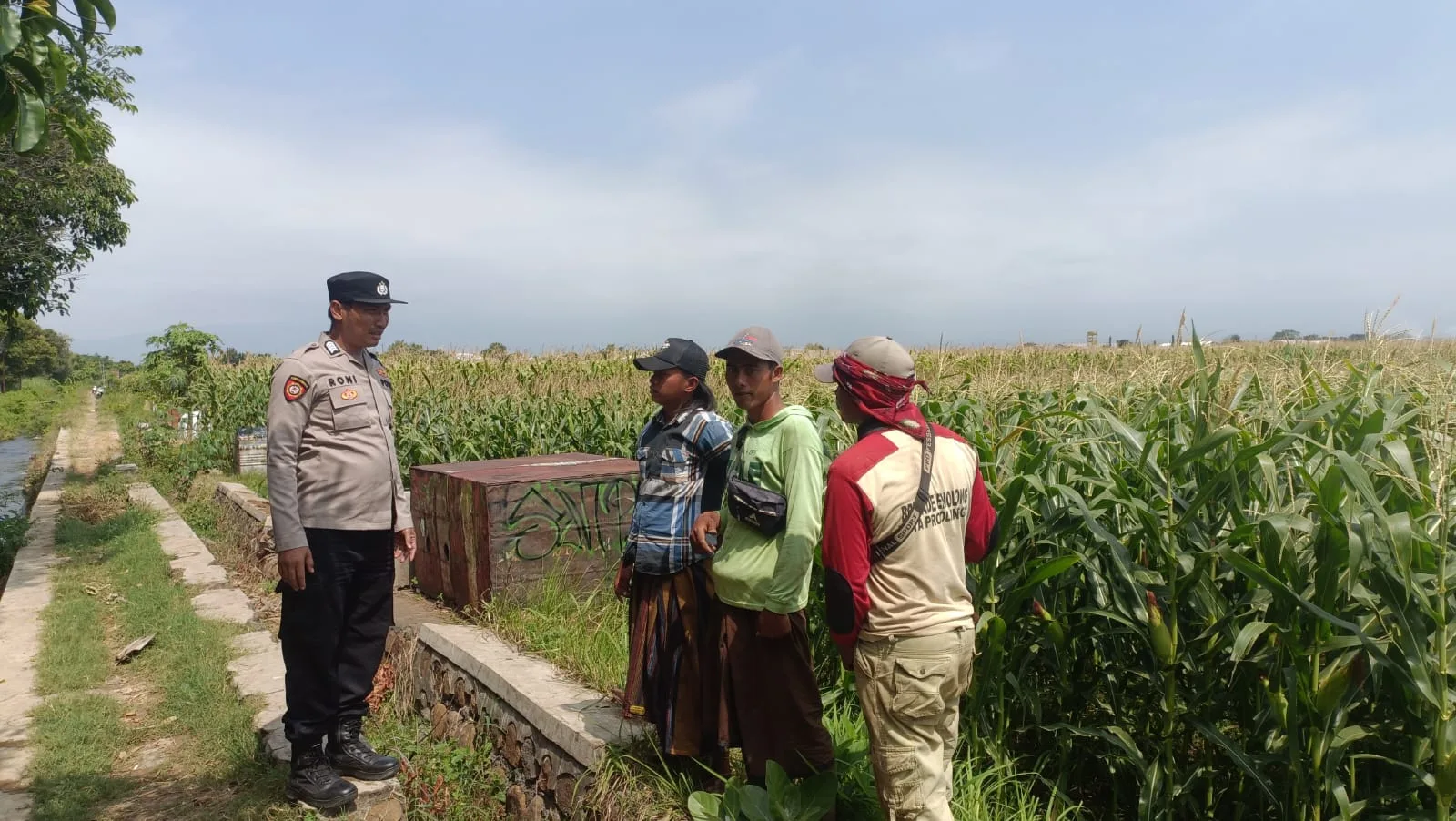 Polisi Sambangi Petani Jagung di Triwung Kidul, Perkuat Ketahanan Pangan Nasional