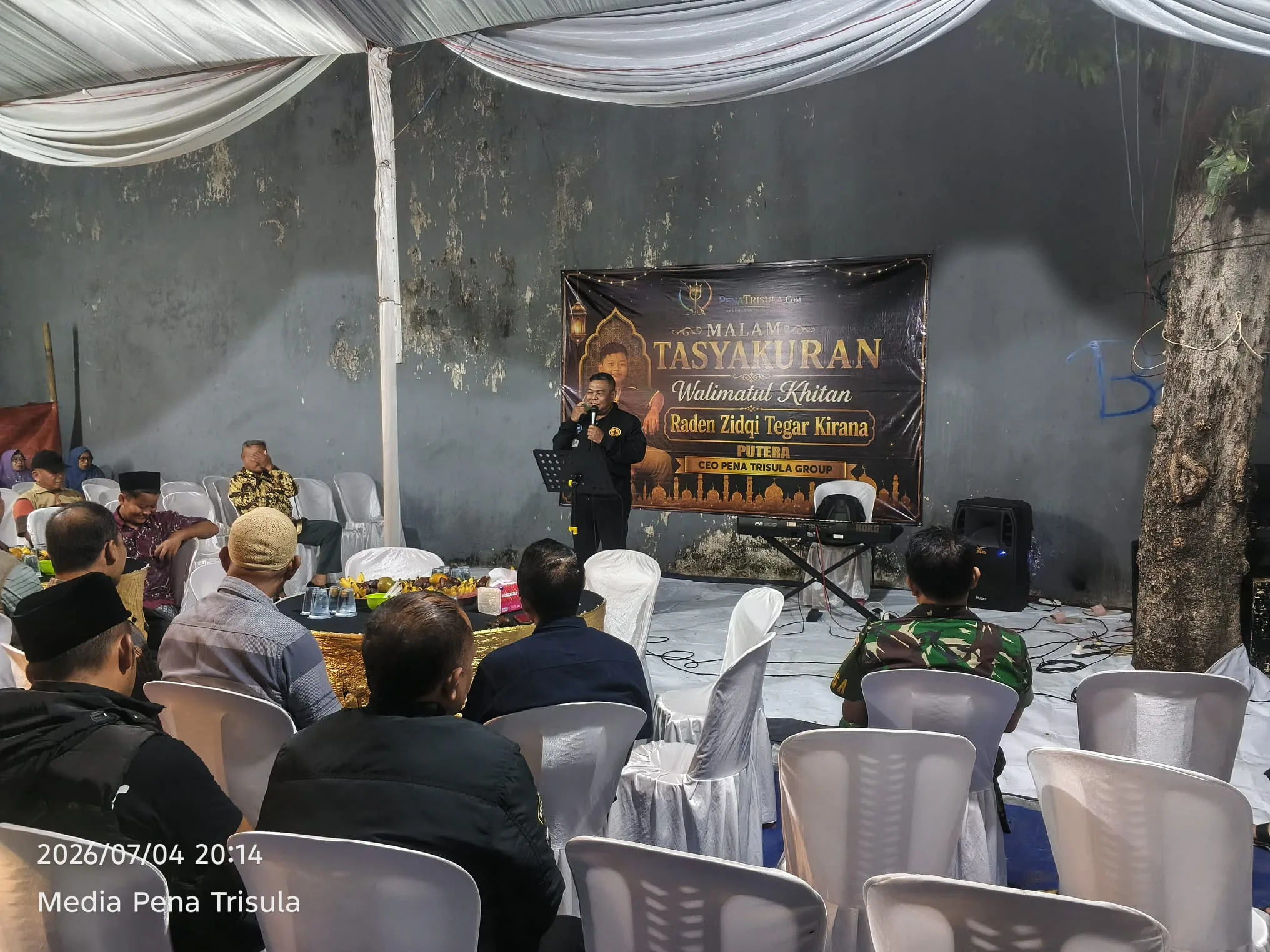 Kapolsek Kademangan Hadiri Walimatul Khitan Putra CEO Pena Trisula Group, Perkuat Sinergitas Tiga Pilar