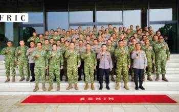 Kapolri Perkuat Soliditas TNI-Polri Lewat Silaturahmi dengan Panglima TNI di Mabes TNI