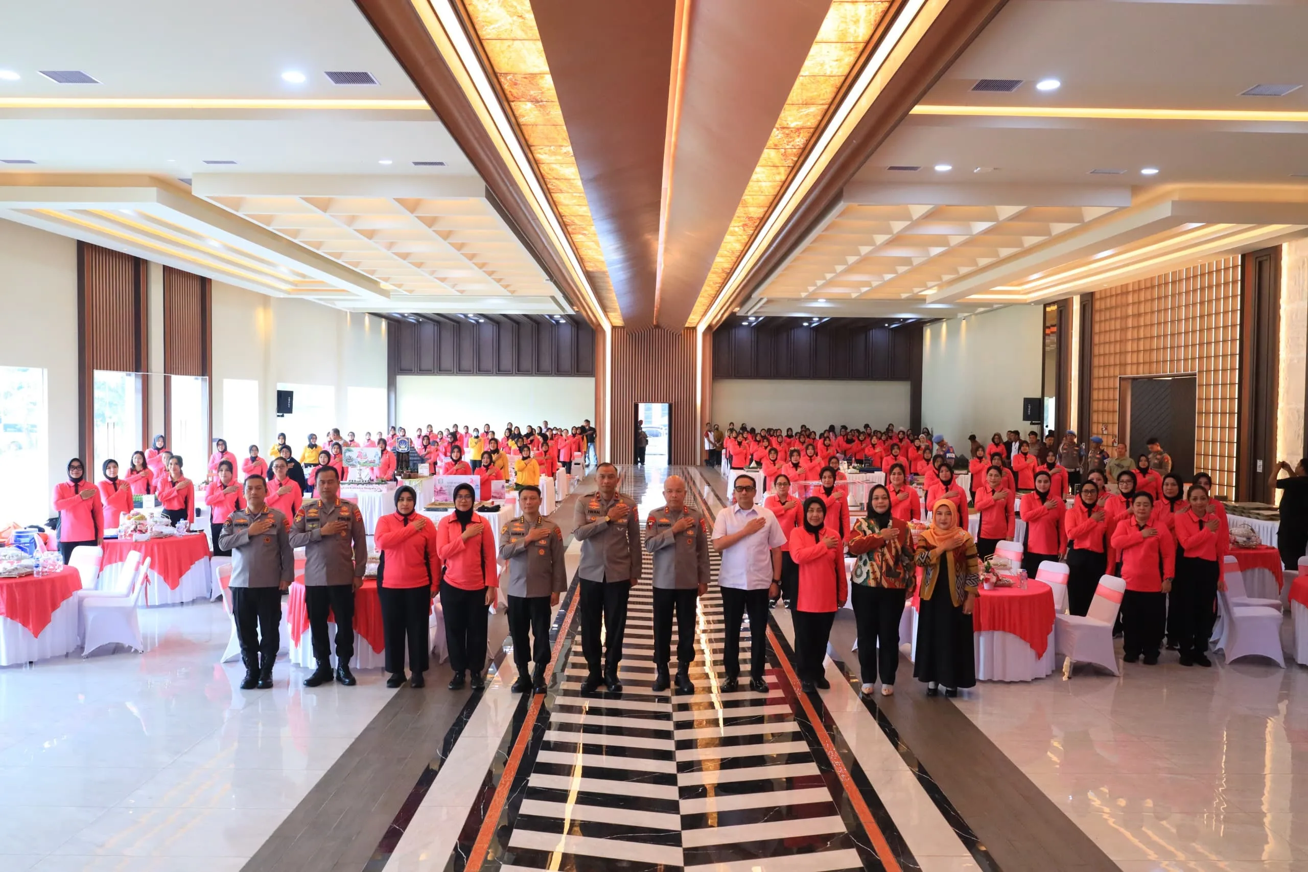 Polda Banten Gelar Lomba Hias Tumpeng HKGB ke-74, Tekankan Makna Kebersamaan dan Peran Bhayangkari