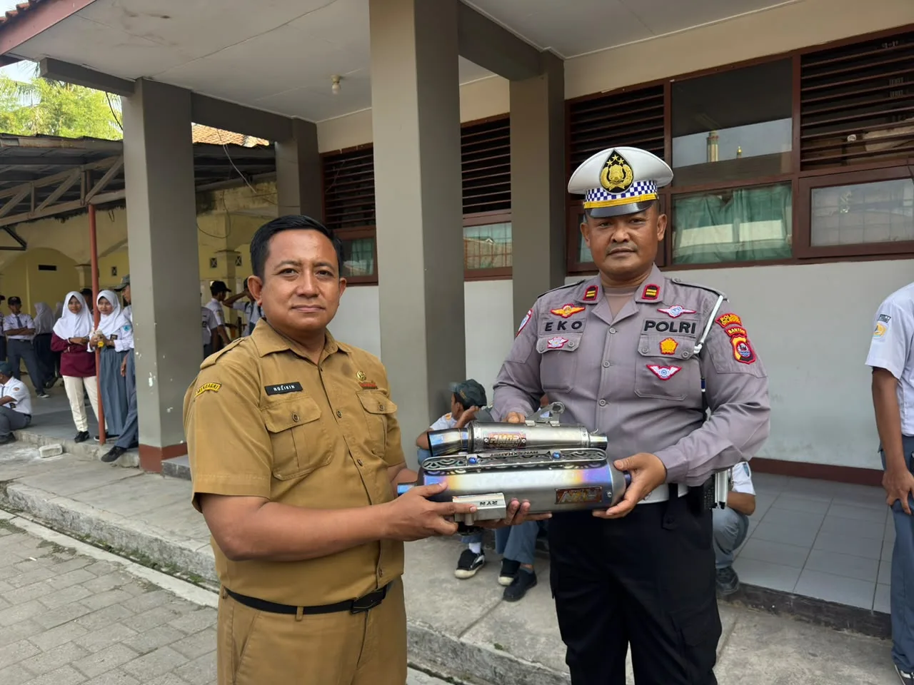 SATLANTAS POLRES CILEGON SOSIALISASIKAN TERTIB BERLALU LINTAS DAN TERTIBKAN KNALPOT TIDAK SESUAI SPESIFIKASI TEKNIS