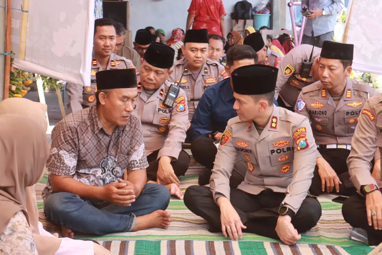 Kapolres Probolinggo Kota Takziah ke Rumah Korban Karhutla Bromo, Beri Dukungan dan Semangat kepada Keluarga