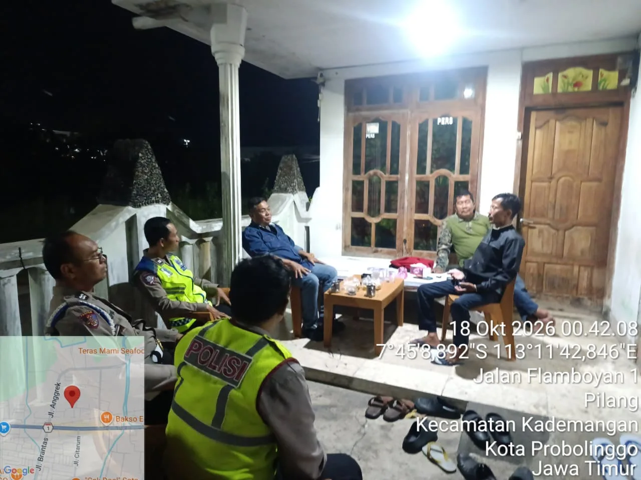 Polisi Bersama Masyarakat: Kapolsek Kademangan Pererat Silaturahmi Lewat Sambang Kamtibmas
