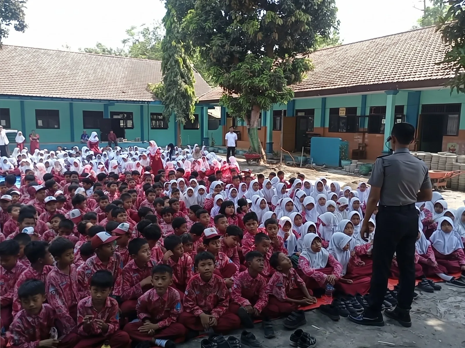 Polres Probolinggo Kota Cegah Bullying Sejak Dini, Salah Satunya Dilaksanakan Oleh Jajaran Polsek Tongas